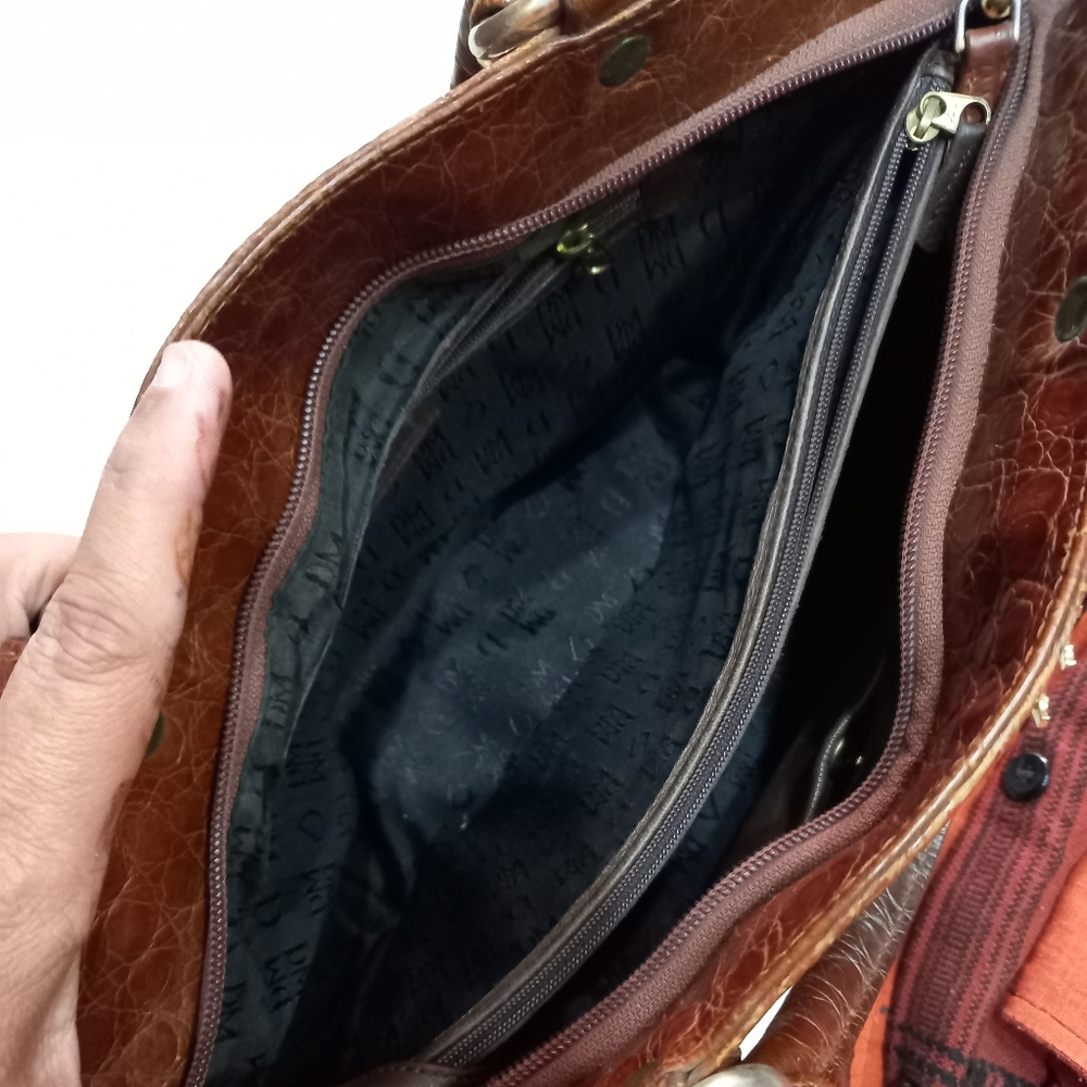 Damilano ladies bag in dark rust color. Approx 8"high. All zippers perfect. - Picture 2 of 4